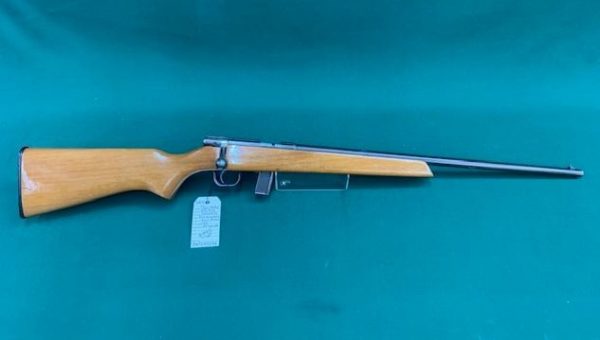 .22 SPORTCO MODEL ''62S'' BOLT ACTION BLUED WOOD 22'' BARREL WITH FRONT SIGHT 10RD MAG