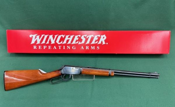 .22 MAG WINCHESTER MDL ''9422M XTR'' LEVER ACTION BLUED WALNUT - EXCELLENT CONDITION !!!