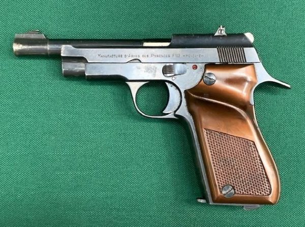 .22 UNIQUE PISTOL MODEL D-3 SEMI AUTO - DEACTIVATED 110MM - GREAT CONDITION !!!